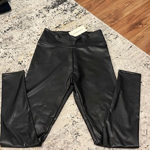 Stretch leather leggings